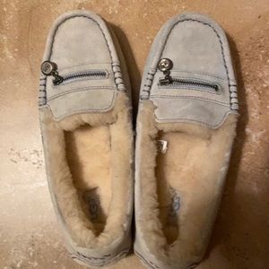 COPY - Slippers faux size 6.5